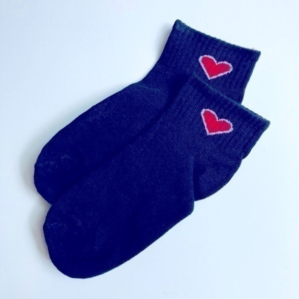 🍒 5/$25 🍒 Women's Ankle Crew Socks with Hearts Black & Red